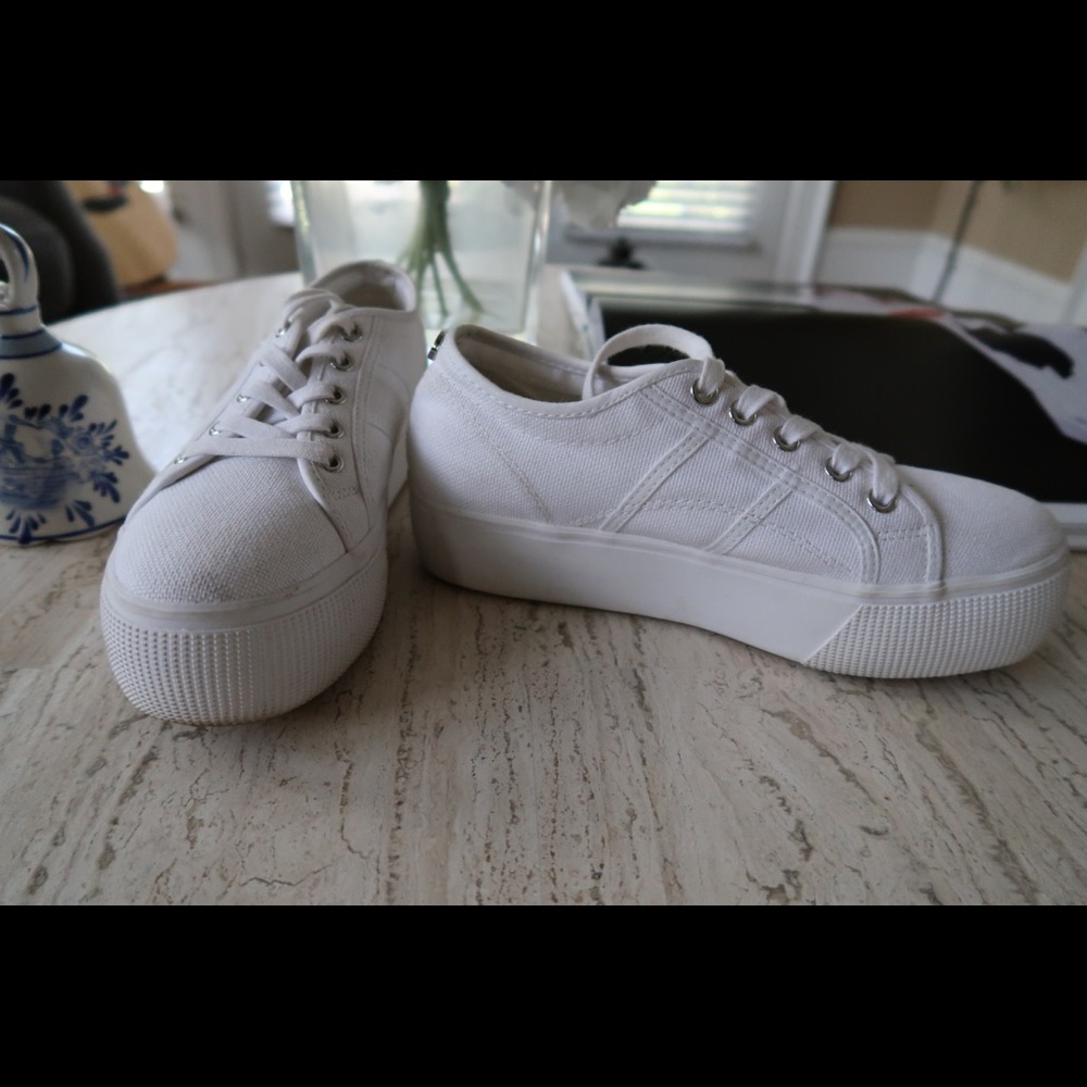 Steve Madden white platform sneaker